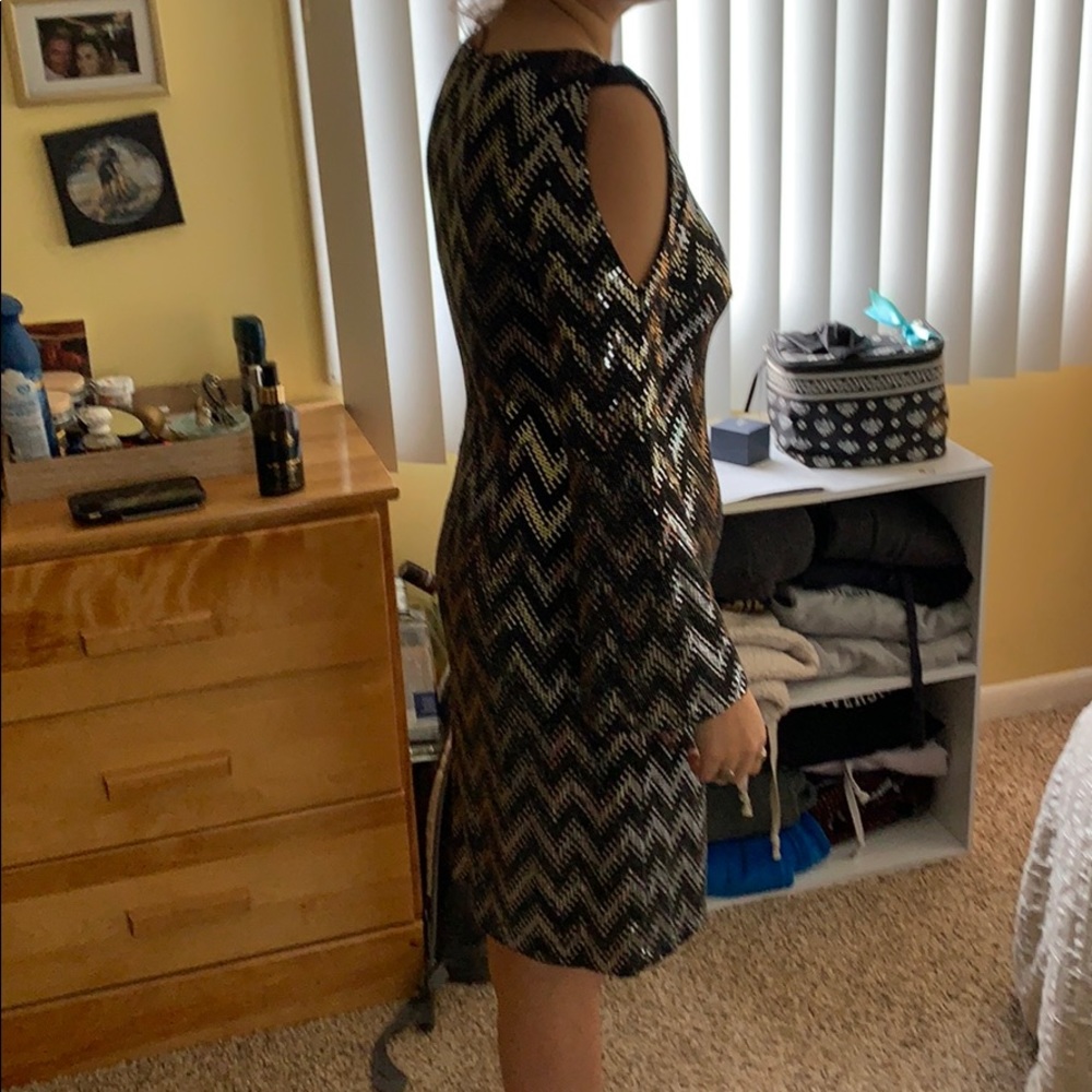 Nwt black and silver, cold shoulder, long sleeve